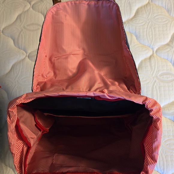 Herschel Peacoat/Birch Backpack - LARGE 30L - Special Edition - Picture 6 of 10